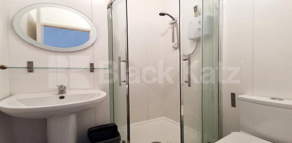 			NEW INSTRUCTION, 4 Bedroom, 1 bath, 1 reception Apartment			 London Bridge Street, London Bridge